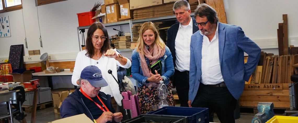 images/econa-article-images/392/intro/_Lebenshaus_Besuch_4.jpg